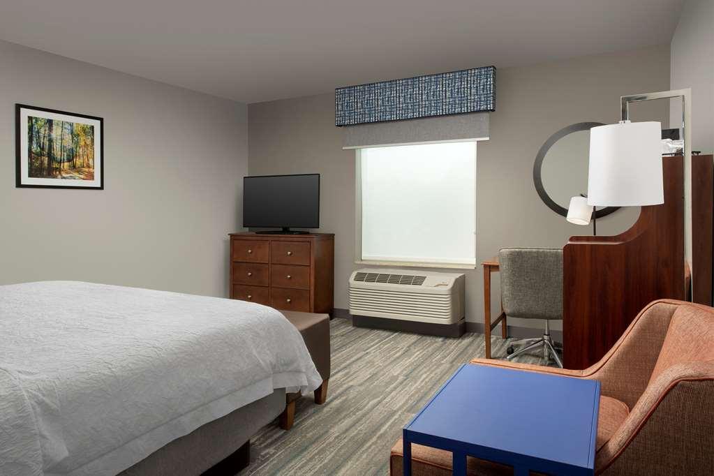 Hampton Inn & Suites Holly Springs Room photo